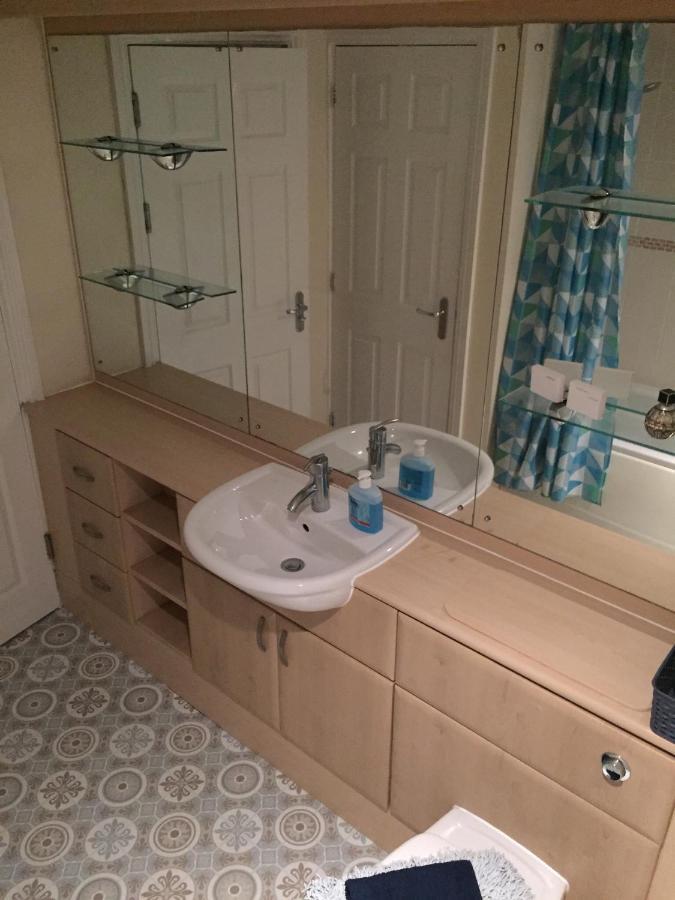 Beach Break Aberavon Holiday Home By The Sea بورت تالبوت المظهر الخارجي الصورة