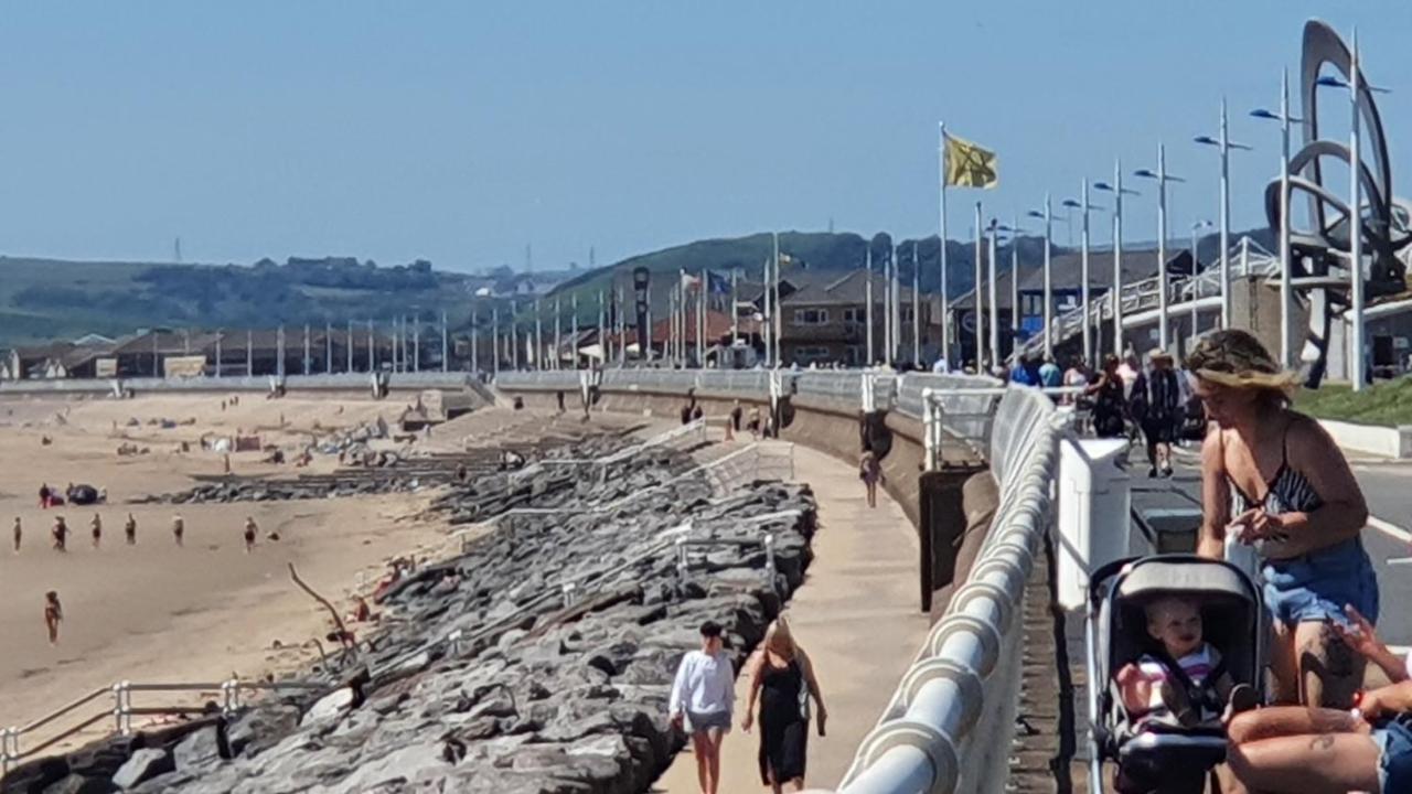 Beach Break Aberavon Holiday Home By The Sea بورت تالبوت المظهر الخارجي الصورة